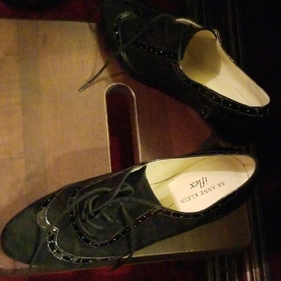 Shoes - Picture 3 of 5